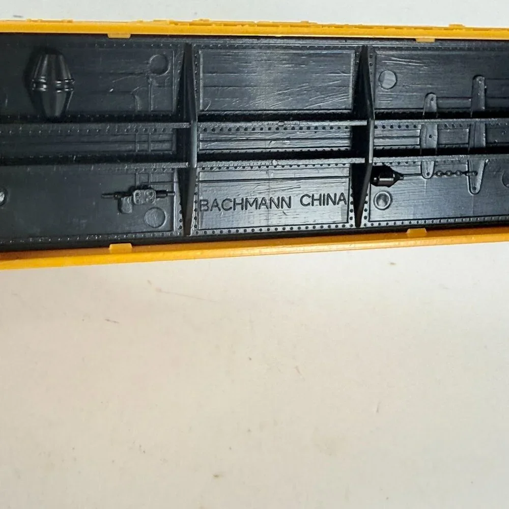 Vintage Bachmann HO Chessie System B&O 11098 Steel Plug Door Box Car Train